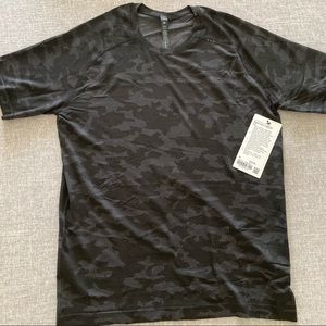 Lululemon Men’s Metal Vent Tech 2.0 tshirt, Medium